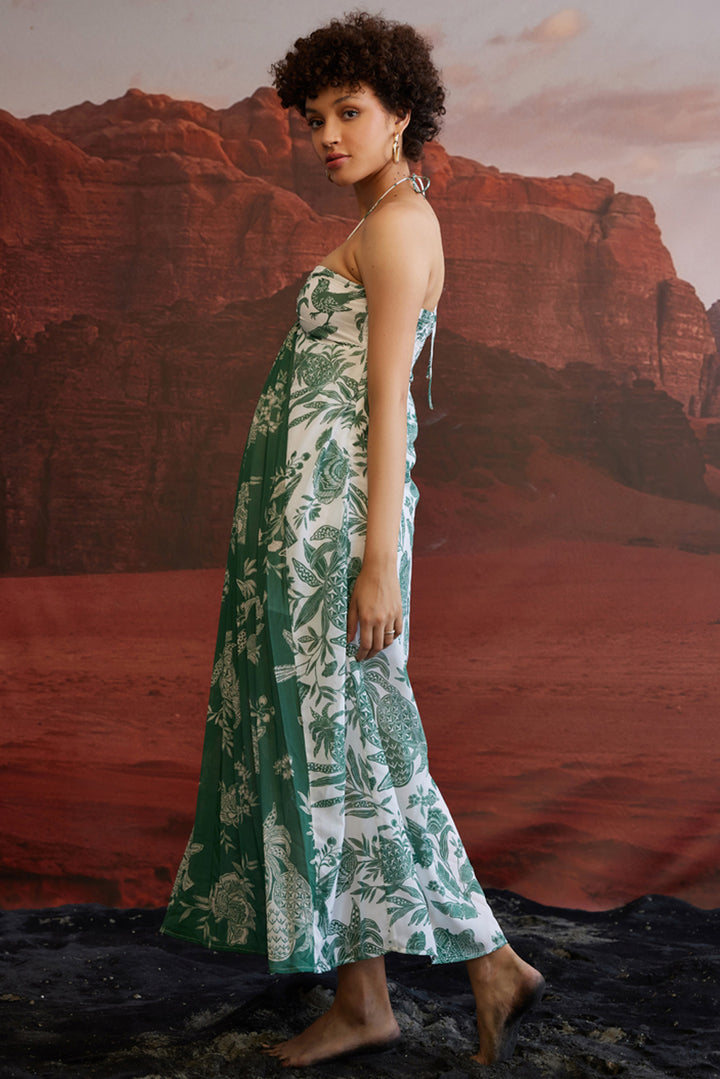 Taha'a Pleated Dress