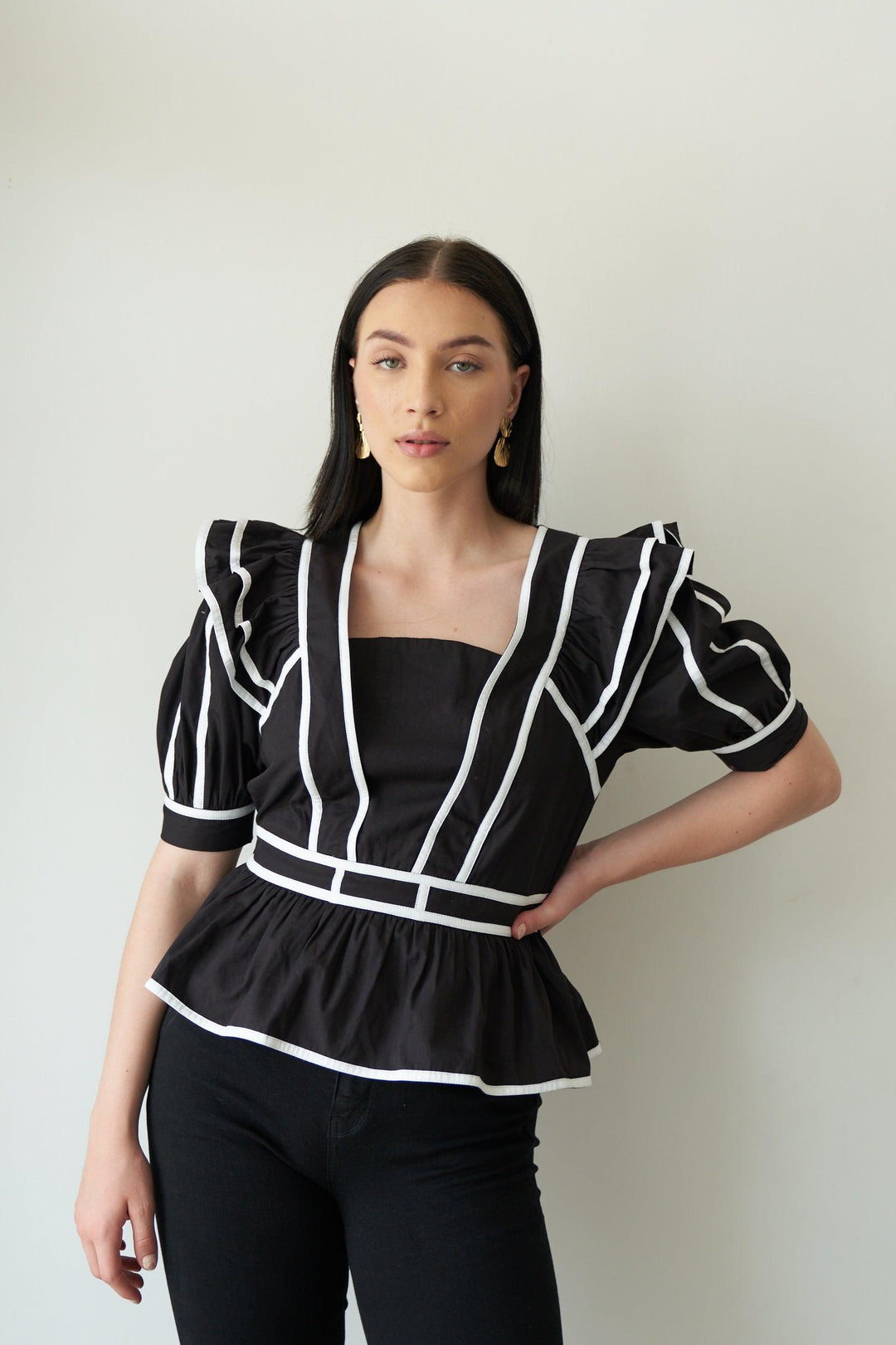 Black contrast piping frill top - ANI CLOTHING