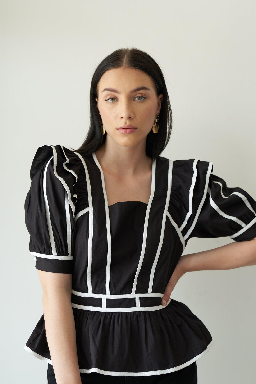 Black contrast piping frill top - ANI CLOTHING